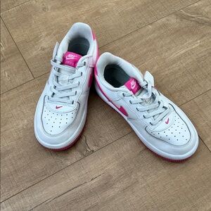 Nike Kids Force 1 White and Pink Sneakers